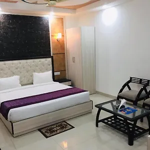 https://the-magnum.hotelsdelhi.org