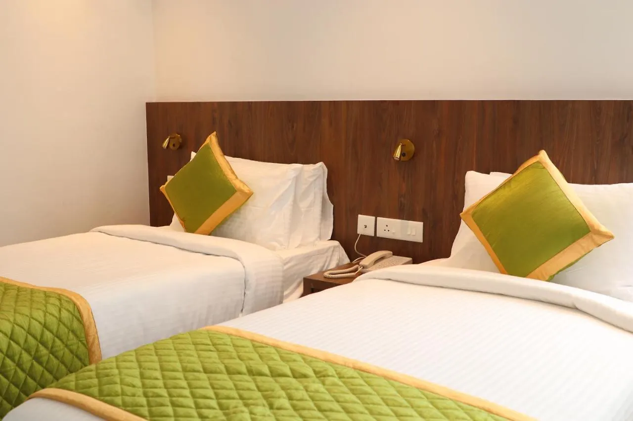 Hotel Seven Lights Kochi 4*,