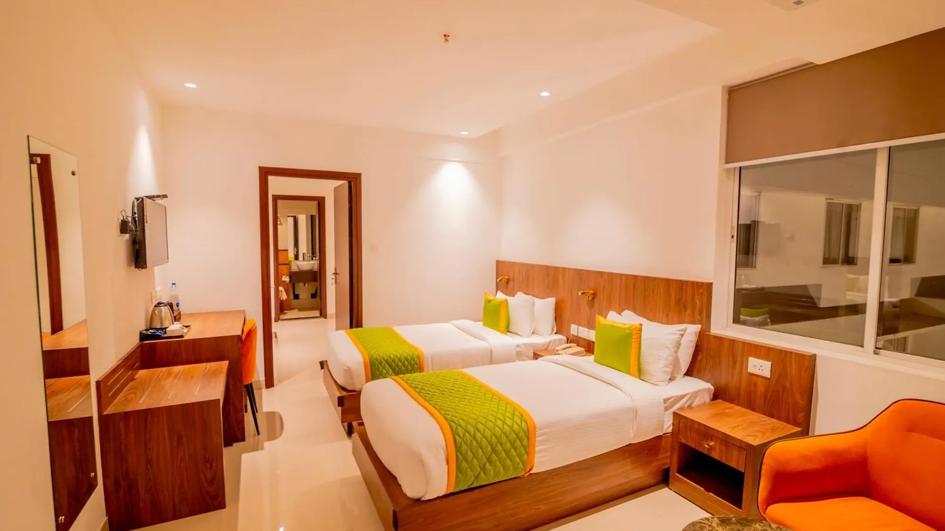 Hotel Seven Lights Kochi 4*,